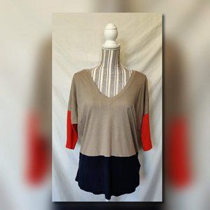 Express quarter sleeve Vneck